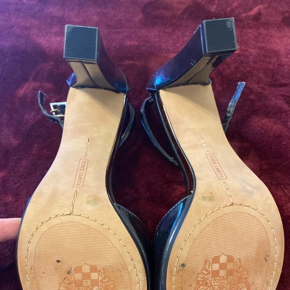 Vince Camuto Tezer T-Strap Heels (US 10) - Picture 2 of 9